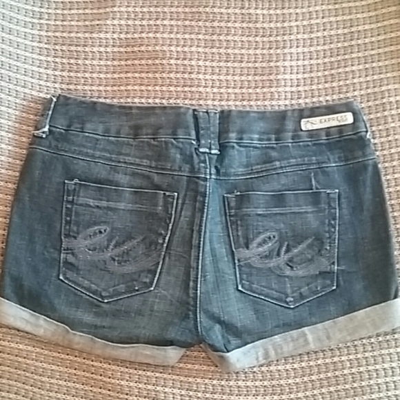Express size 8 shorts - Picture 2 of 9